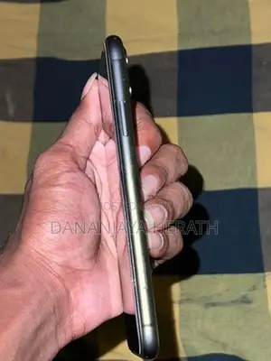 Apple iPhone 11 (Used)