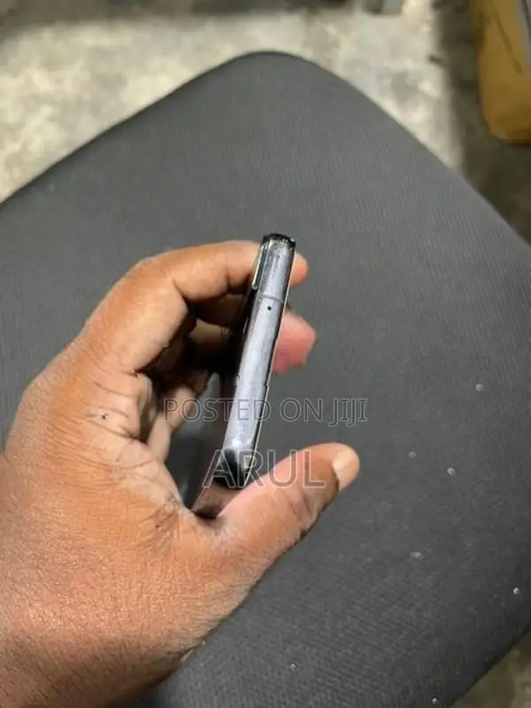 Samsung Galaxy S22 (Used)