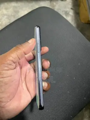 Samsung Galaxy S22 (Used)