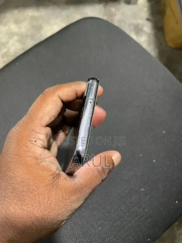 Samsung Galaxy S22 (Used)