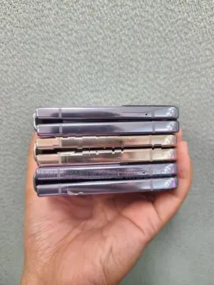 Samsung Galaxy Z Flip 4 5G Fullset (Used)