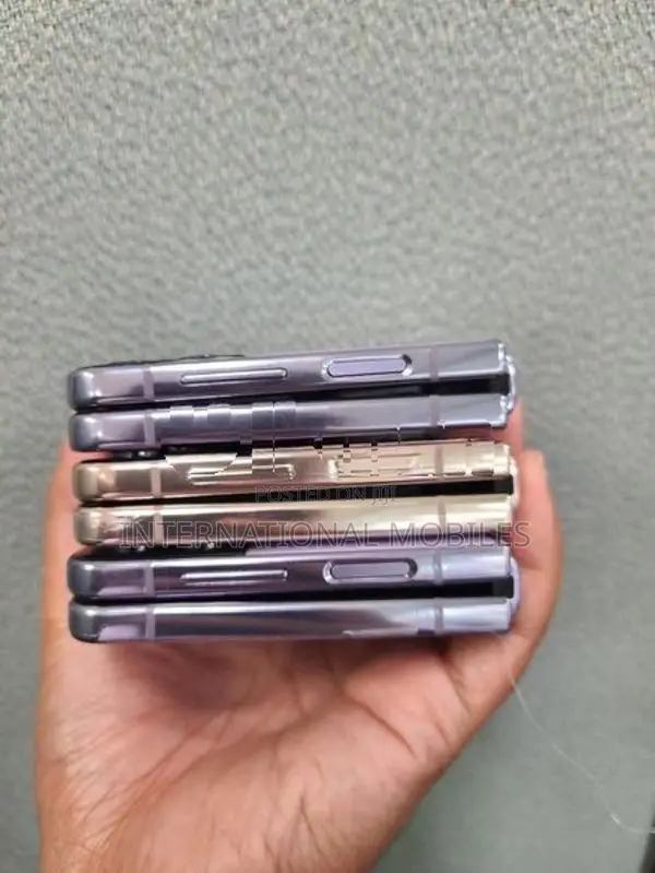 Samsung Galaxy Z Flip 4 5G Fullset (Used)
