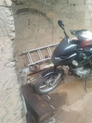 Bajaj Pulsar 150 2006