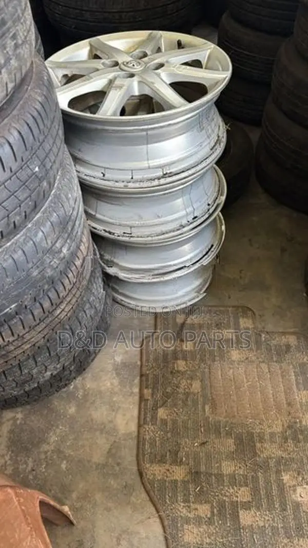 Toyota Axio 161 15 Inch Alloy Wheel Set