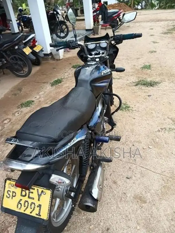 Bajaj Discover 125 2016