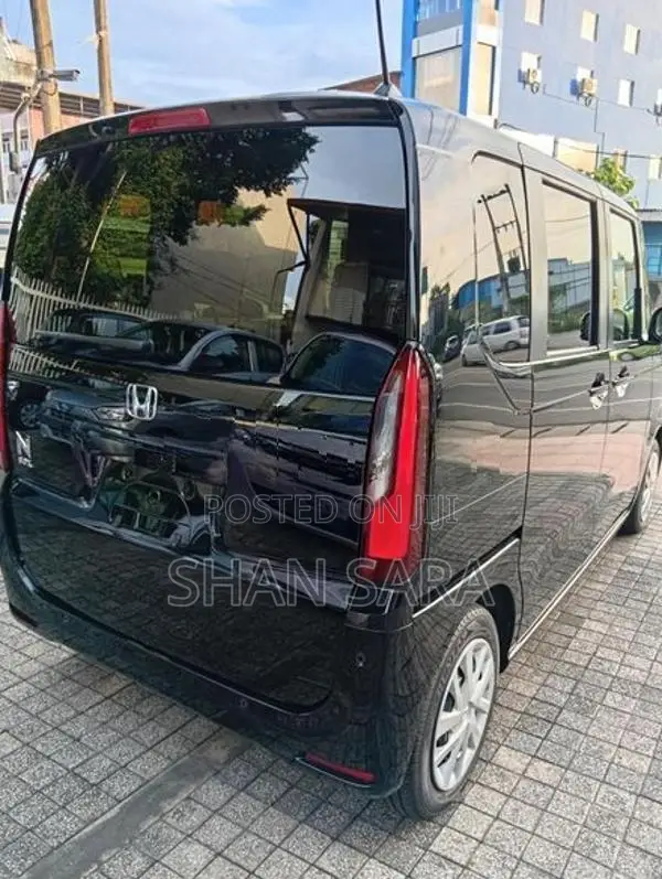 Honda N-Box G 2025