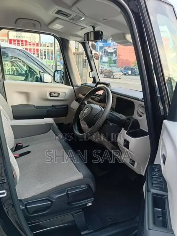 Honda N-Box G 2025