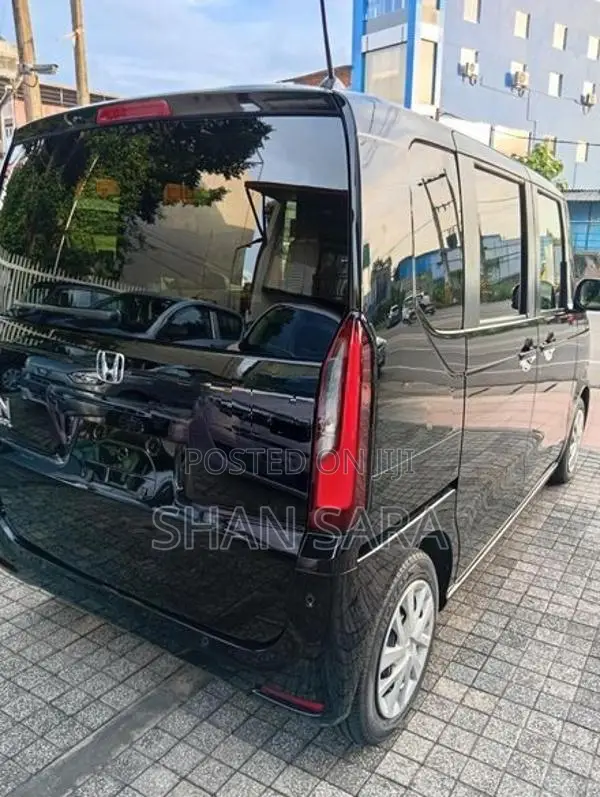 Honda N-Box G 2025
