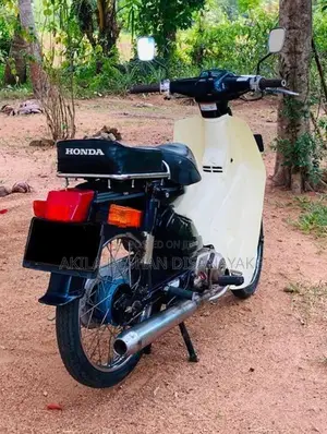 Honda Super Cub 90 Custom 1986