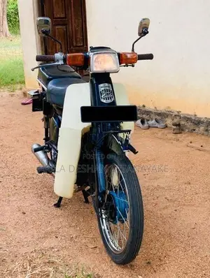 Honda Super Cub 90 Custom 1986