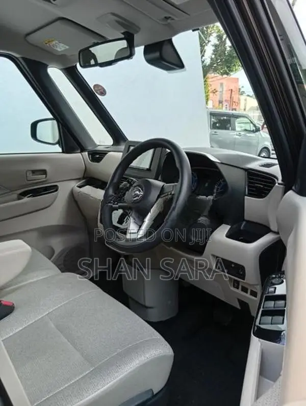 Nissan Roox x 2024