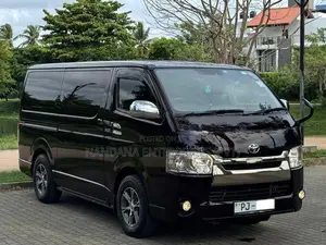 Toyota GDH DARK PRIME SUPER GL 2018