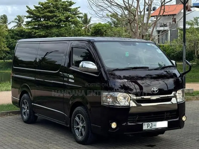 Toyota GDH DARK PRIME SUPER GL 2018
