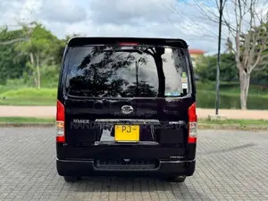 Toyota GDH DARK PRIME SUPER GL 2018