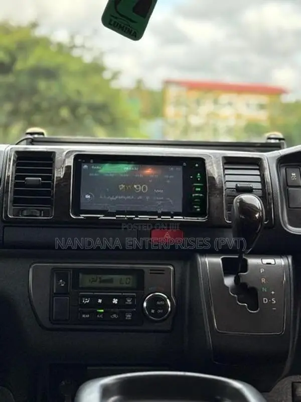 Toyota GDH DARK PRIME SUPER GL 2018