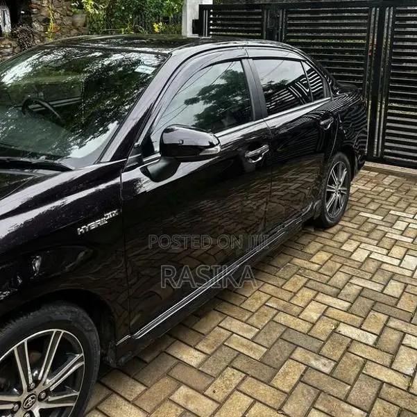 Toyota Axio WXB 2017