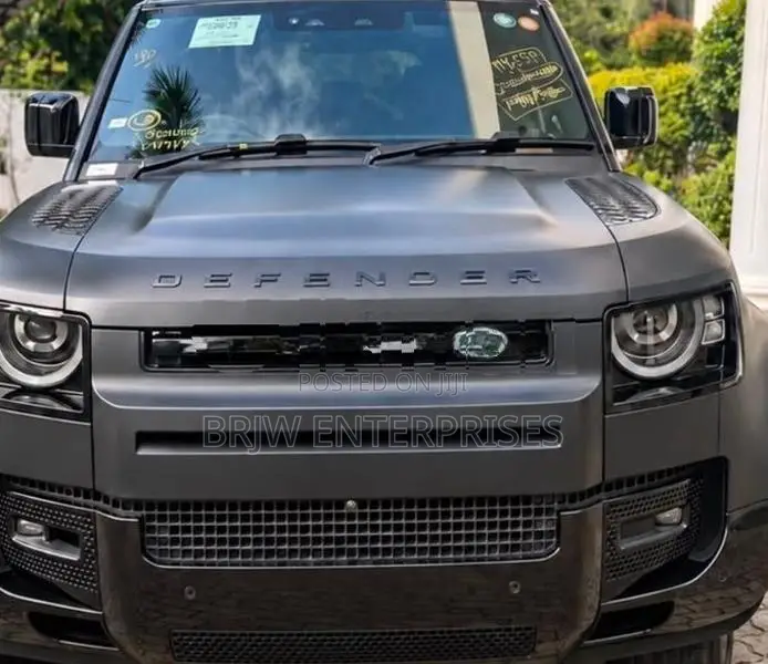 Land Rover Defender 110 p300 2025