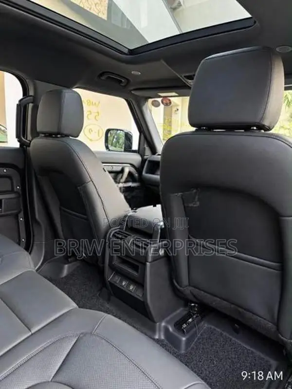 Land Rover Defender 110 p300 2025