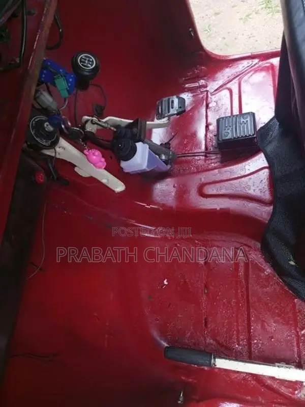 Bajaj RE 2004