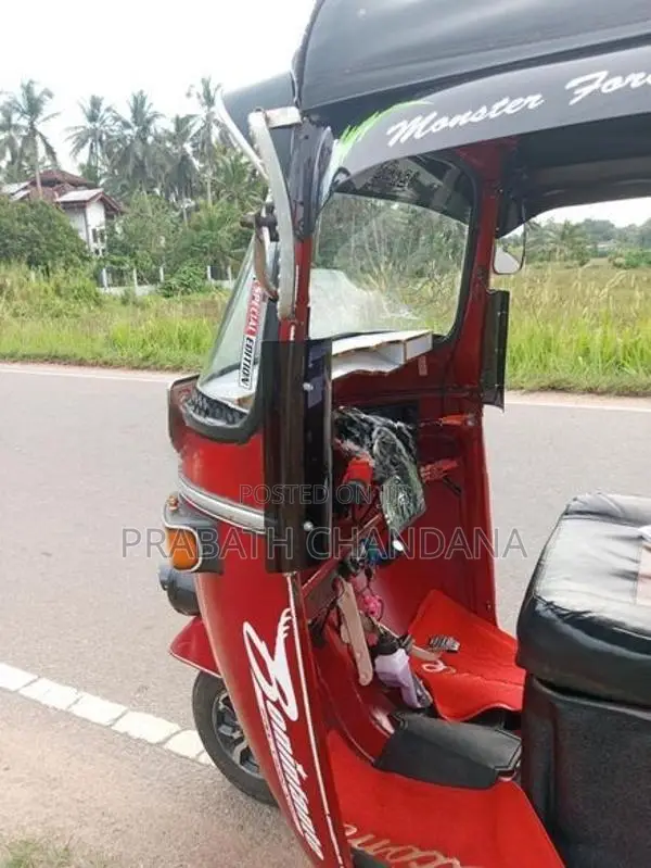 Bajaj RE 2004