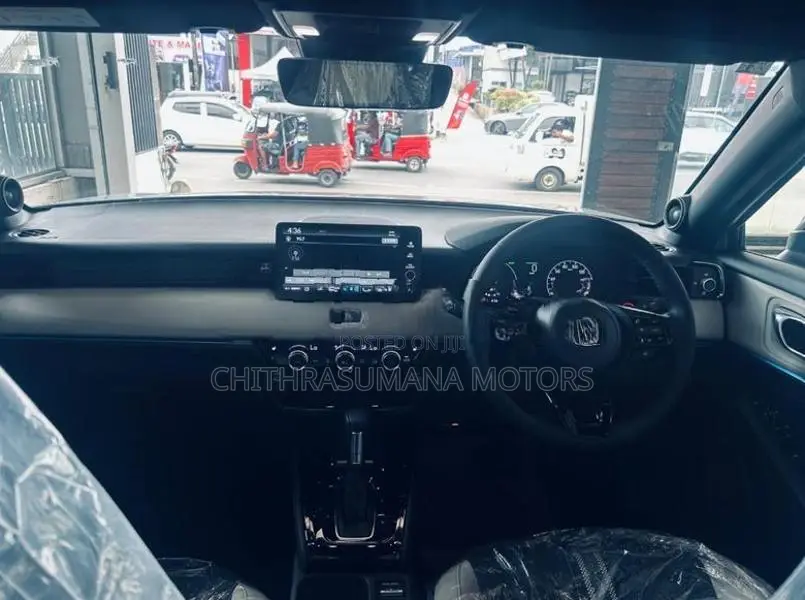 Honda Vezel Z Play with MoonRoof 2025