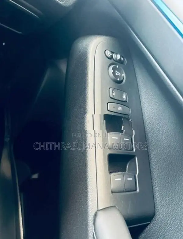 Honda Vezel Z Play with MoonRoof 2025