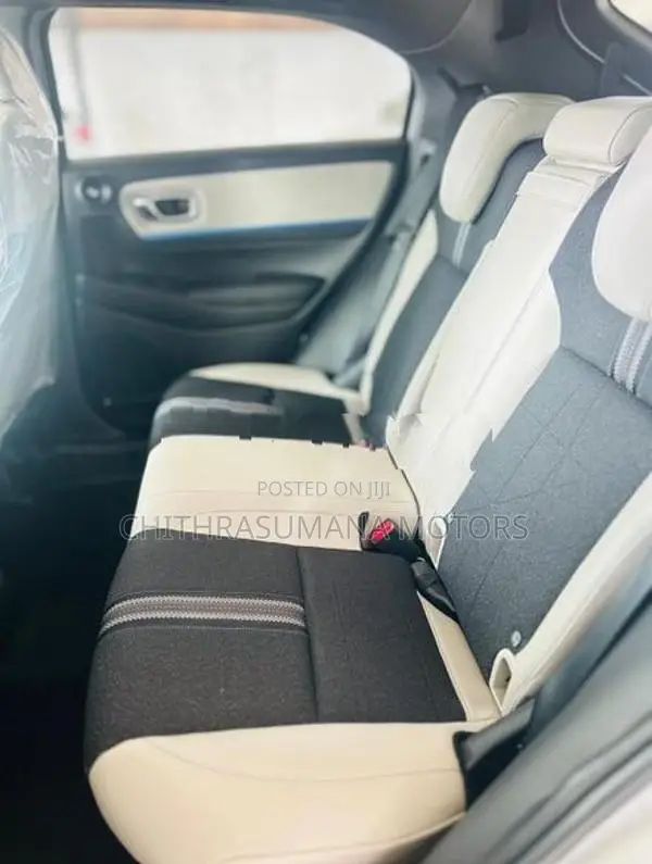 Honda Vezel Z Play with MoonRoof 2025
