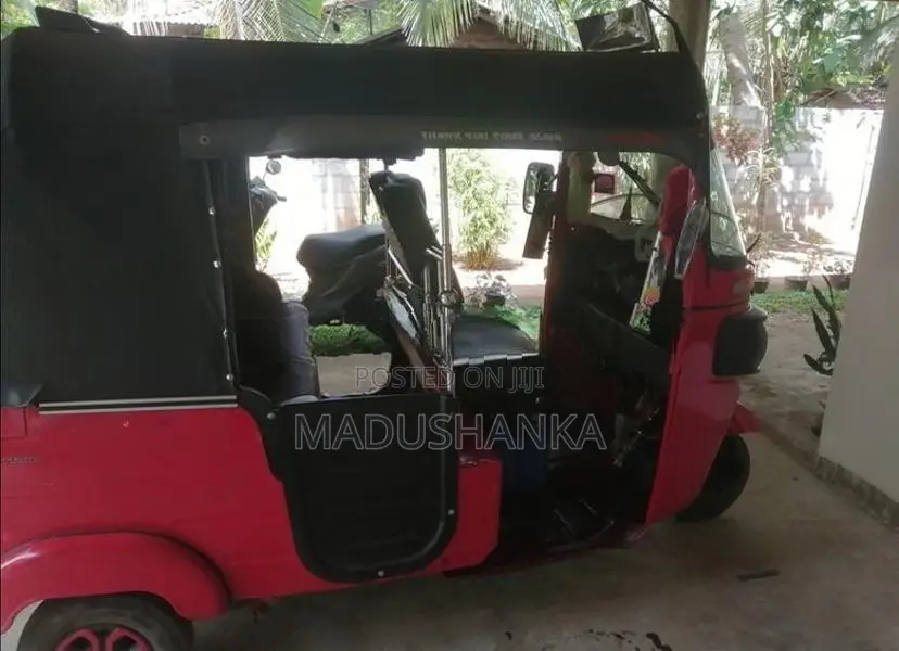 Bajaj RE 2014