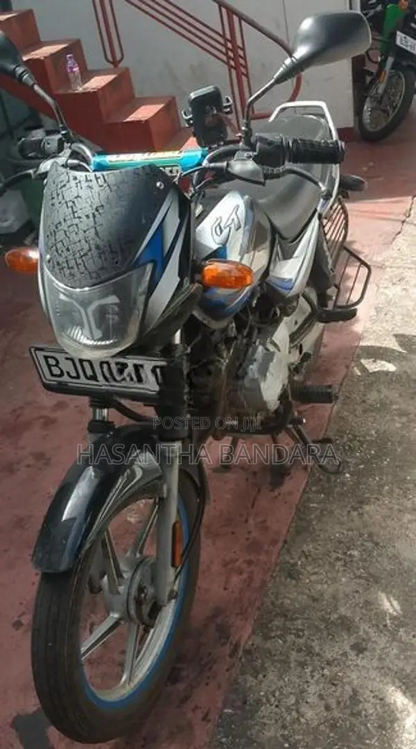 Bajaj CT100 2025