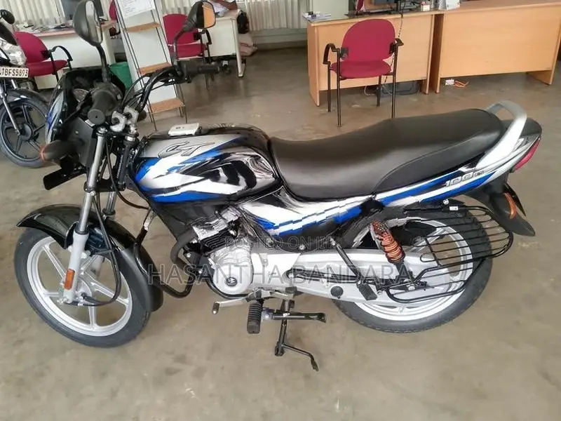 Bajaj CT100 2025