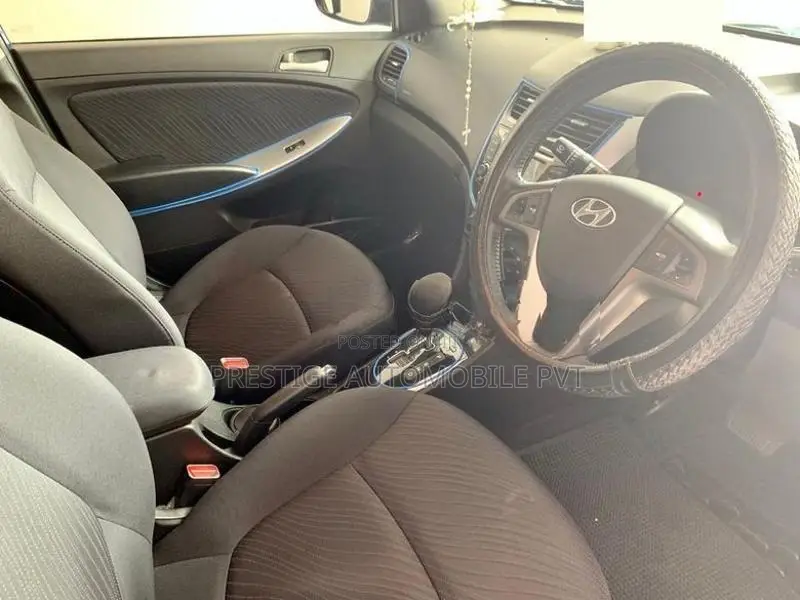 Hyundai Accent -GLS 2016