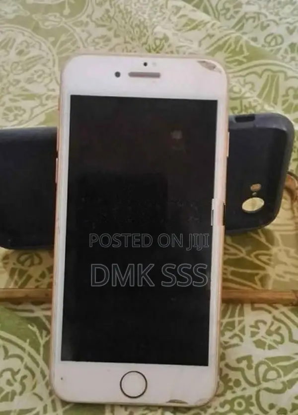 Apple iPhone 8 (Used)