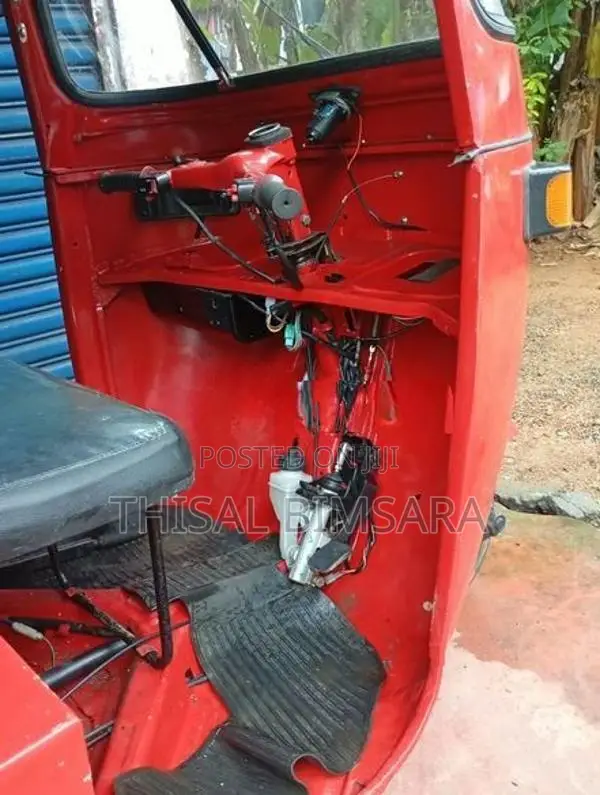 Bajaj RE 2003
