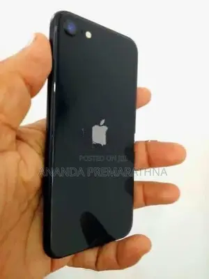 Apple iPhone SE 2 (Used)