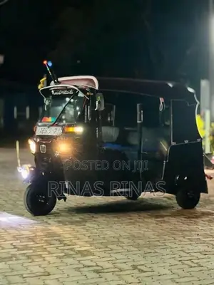 Bajaj RE 2016