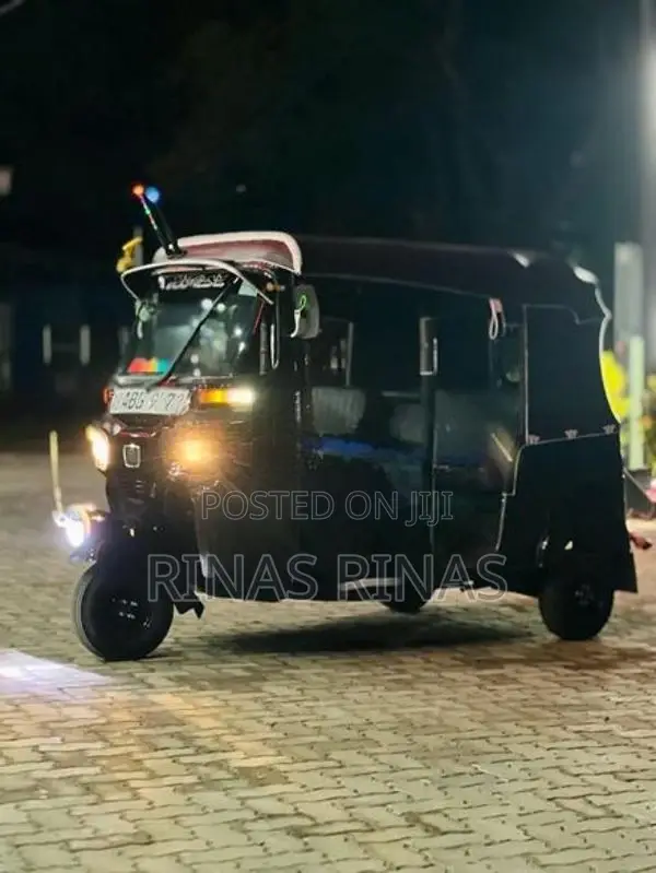Bajaj RE 2016