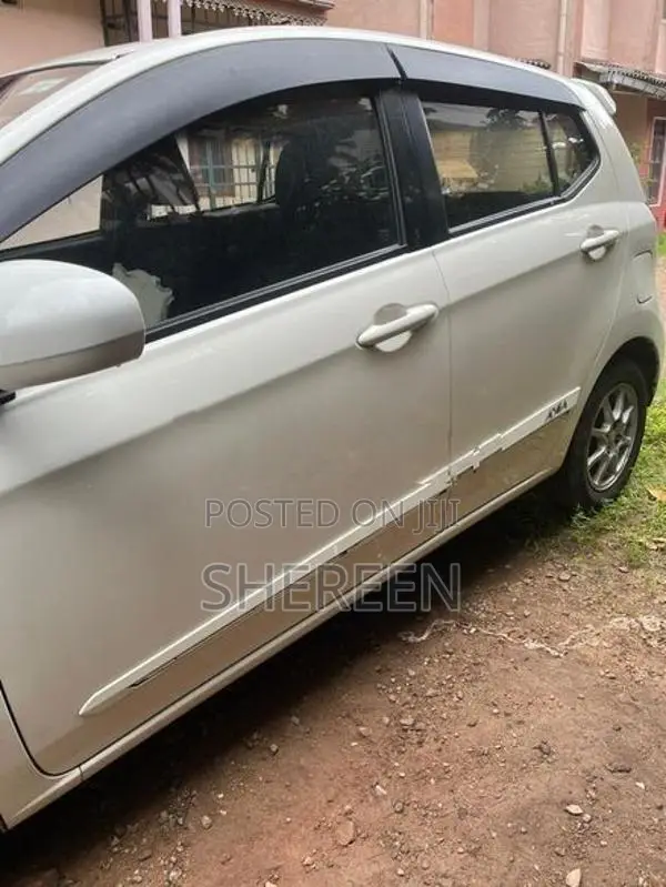 Perodua Axia 2016