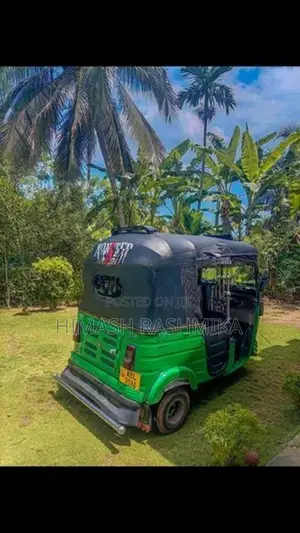 Bajaj RE 2016