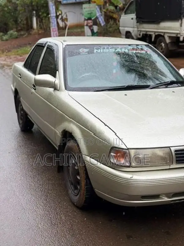 Nissan Sunny 1992