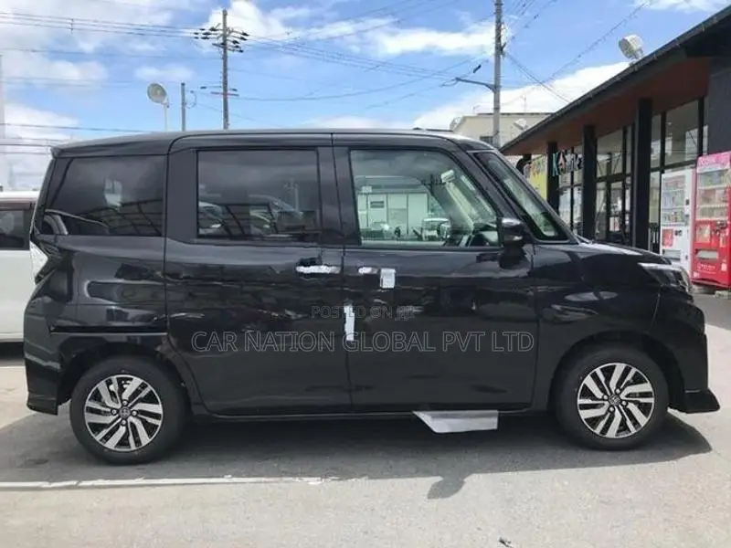 Toyota Roomy Custom G +360 Camera 2026