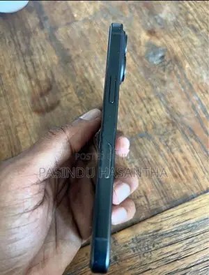 Apple iPhone 16 (Used)