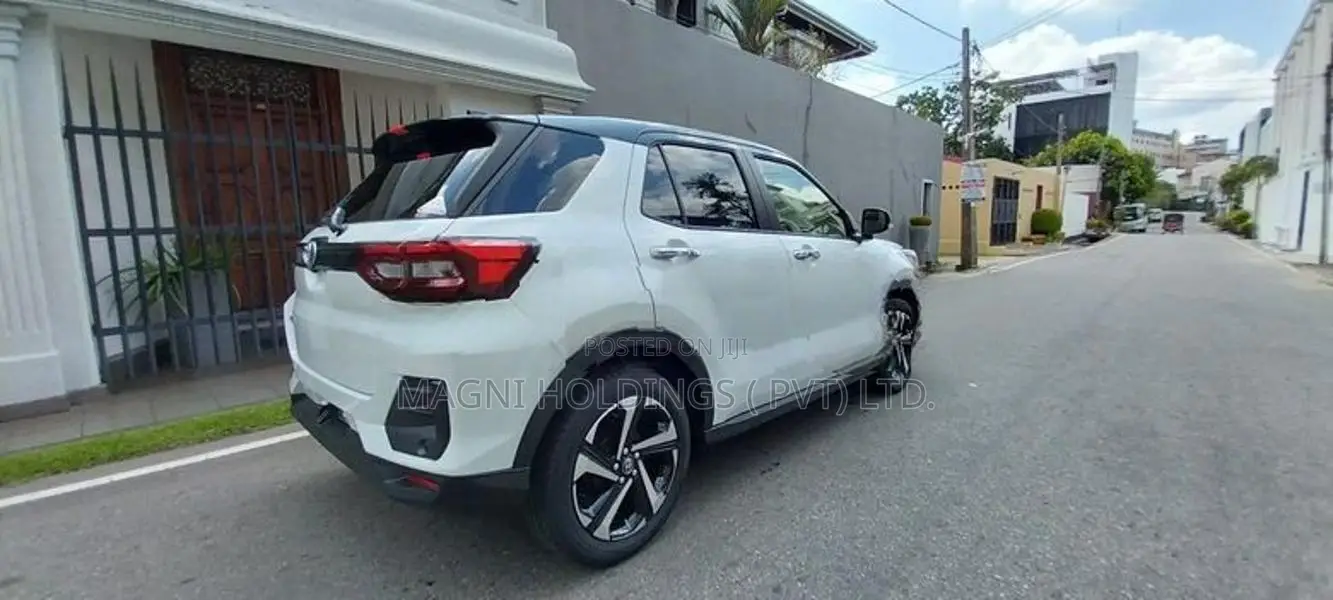 Toyota Raize Hybrid Z BSM RCTA 2026
