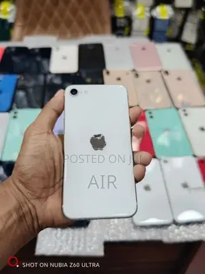 Apple iPhone SE 2 128GB (Used)