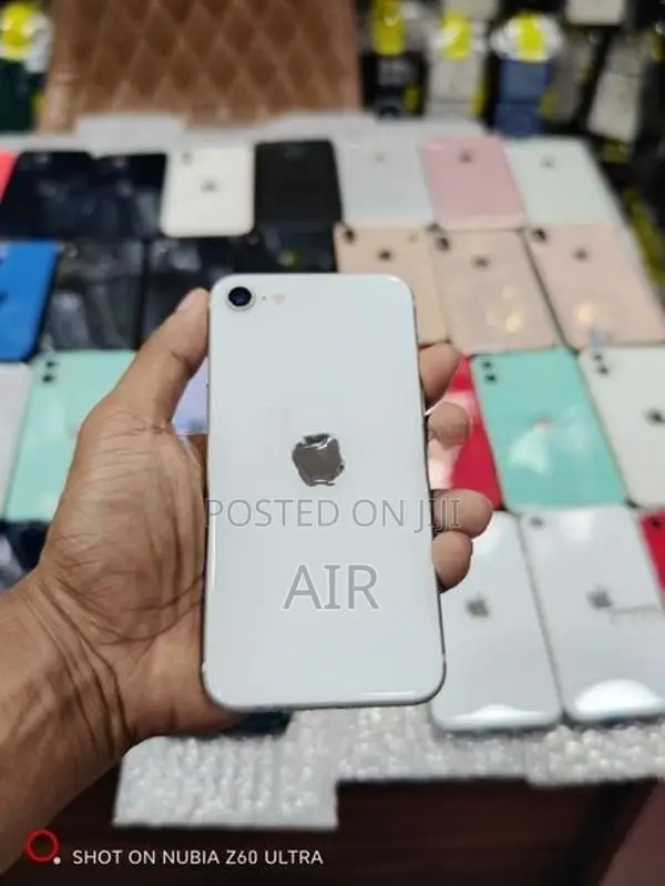 Apple iPhone SE 2 128GB (Used)