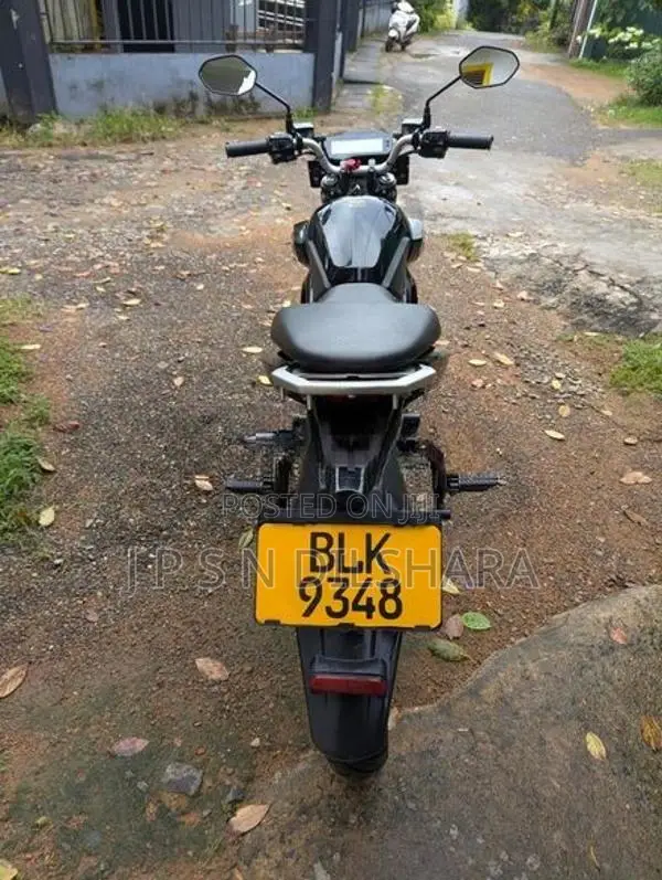 Revolt RV400 BRZ 2025