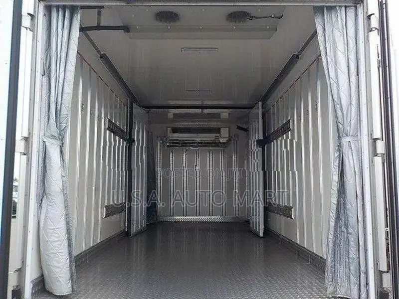Isuzu Elf 17FT Freezer truck 2021