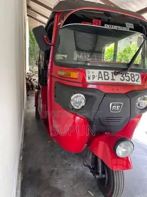 Bajaj RE 2015