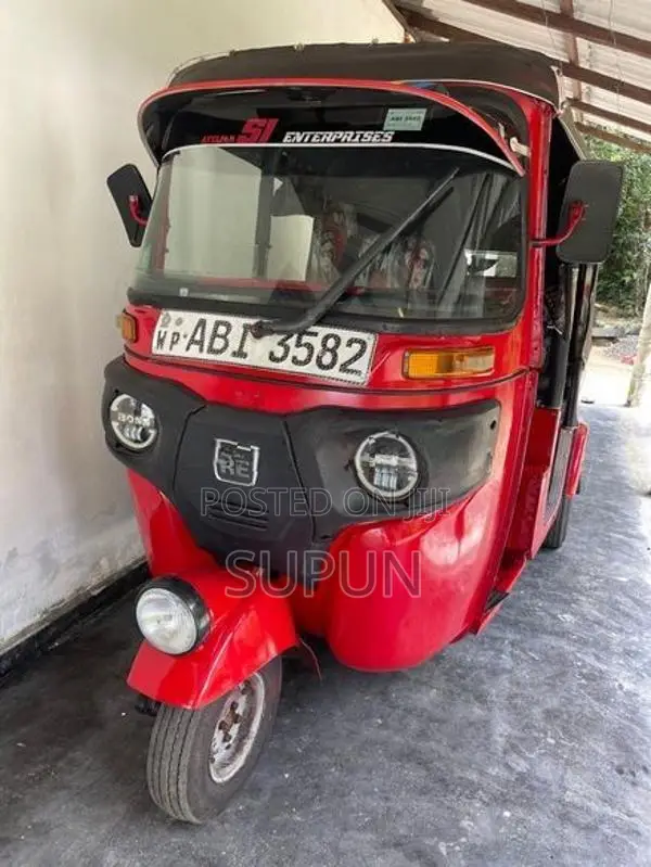 Bajaj RE 2015