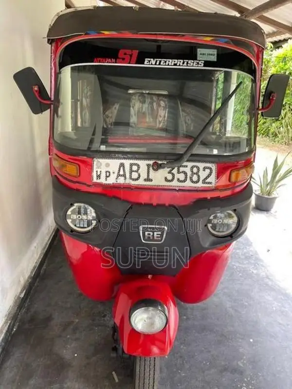Bajaj RE 2015