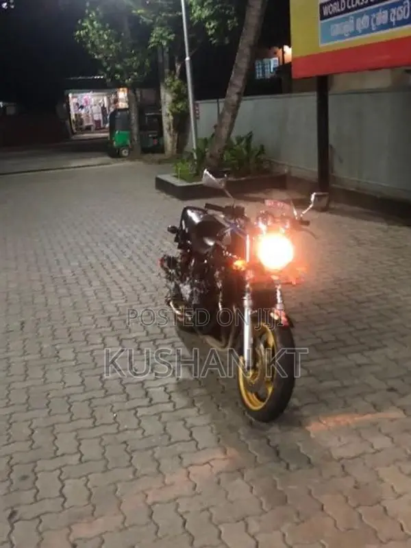 Honda CB4 Version S 2004